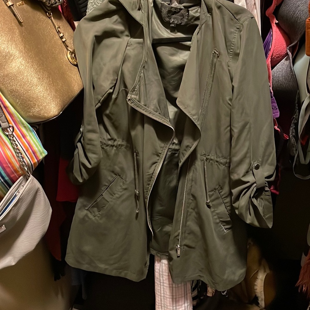 Jacket in excellent condition. Size large